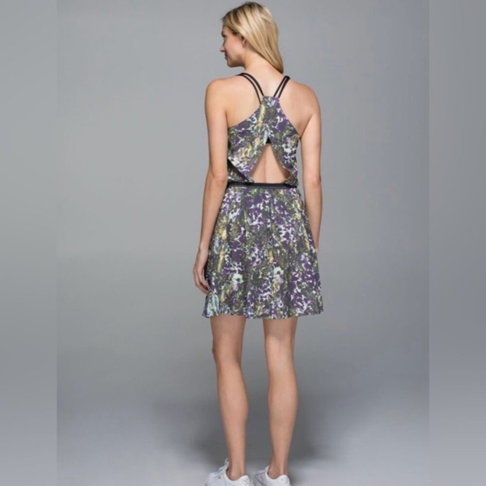 Lululemon City Summer DressFloral Sport White Multi size 8 EUC